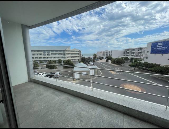 840M² BUILDING TO LET IN LAGOON BEACH